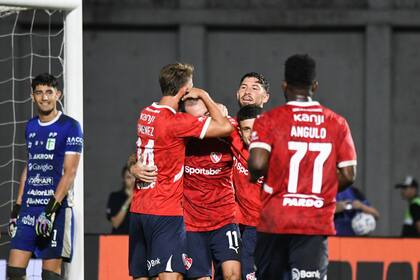 Independiente lidera la tabla de posiciones de la zona B y quiere mantenerse en lo más alto