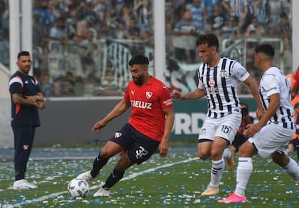 Independiente y Talleres juegan una "final" en Avellaneda