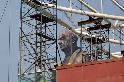 La estatua, además de honrar al patriarca de la nación, busca convertirse en un atractivo turístico