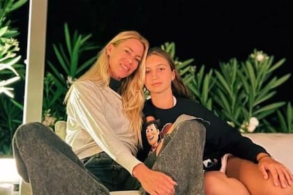 Indiana Cubero junto a Nicole Neumann, quien enfrenta una larga batalla judicial con su padre