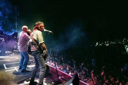 "Lo que nosotros hacemos con Los Redondos son boleros rápidos"