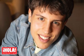 Tiene 20 años, es el hijo de una famosísima actriz argentina y se lanza como modelo