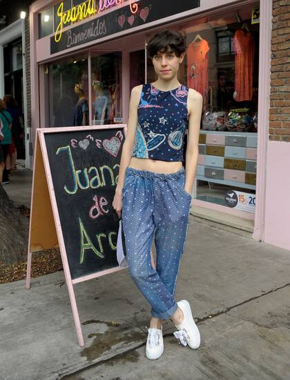 ¡Mirando vidrieras! Inés Efron estuvo esta semana mirando ropa para renovar su look