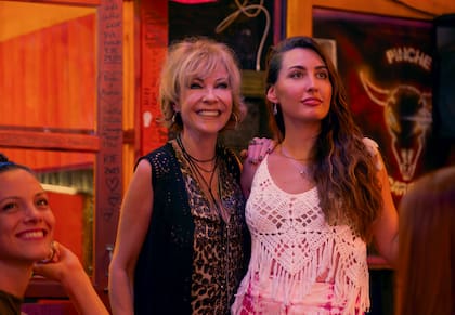 Inés Estévez y Yoyi Francella en El último gigante. Fotos: Cleo Bouza/Netflix