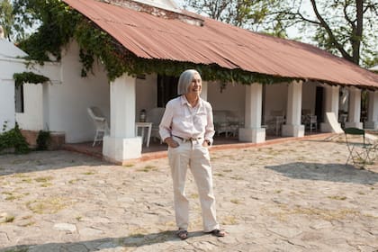 Inés Peña vivió muchos años en Las Tacanas y conoce su historia como nadie.