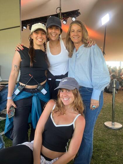 Inés Terrizzano (Productora de Eventos), Victoria Vera Ziccardi (periodista de LN Bienestar), Dolores Pasman (Editora jefe de LN Bienestar) y Sol Valls (periodista de LN Bienestar)