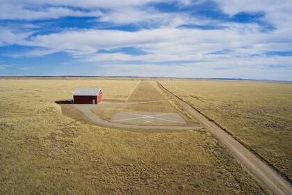Infaltable: el helipuerto en Zorro Ranch. La propiedad cuenta,a demás, con pista de aterrizaje propia (foto: realtor.com)