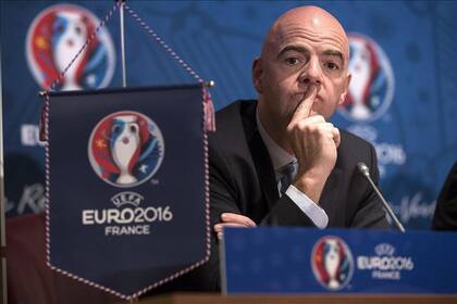 Infantino piensa sumar más equipos a un Mundial como lo hizo en la Euro 2016