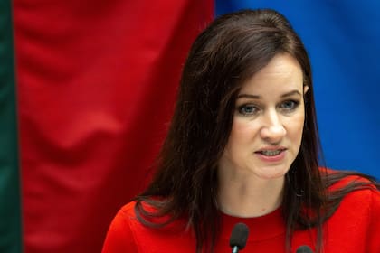 Inga Ruginienė, primera ministra lituana, habla durante una sesión parlamentaria en Vilna, Lituania, el 26 de agosto de 2025