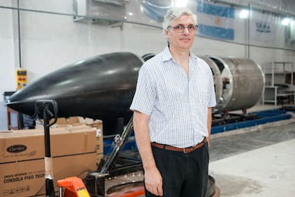 Ingeniero Marcos Actis. "La navegación anda bien, los motores funcionan; ahora es tiempo de construcción."