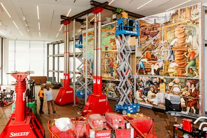 Ingenieros mecánicos, arquitectos, historiadores y expertos en arte trabajaron durante cuatro años para trasladar el mural “Unidad panamericana”, de Diego Rivera, al Museo de Arte Moderno de San Francisco, donde se expondrá desde el 28 de junio