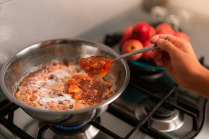 Ingerir una manzana mediana todos los días ayuda a disminuir la presión sanguínea, el colesterol y la inflamación