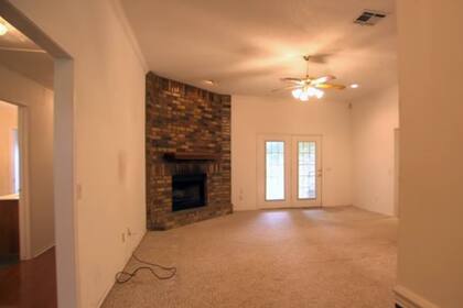 Ingreso a la sala de estar y comedor original de la propiedad: Discovery