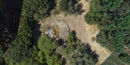Ingreso al templo, vista aérea. El mismo cuenta con diferentes elementos rituales que sentaron las bases funerarias del Imperio Romano hace más de 2000 años