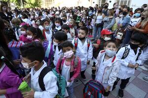 Inicio de clases en la Escuela primaria Nro 9 Juan Crisóstomo Lafinur.