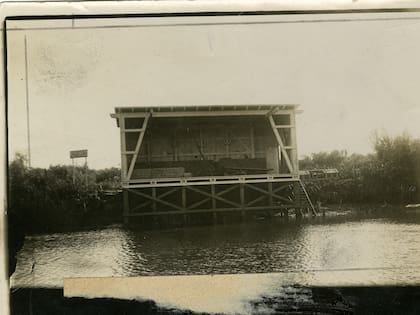 Inicios de lo que pretendía ser el primer hidropuerto del país, 1922