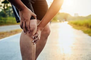 La dieta que recomiendan médicos para mejorar el dolor de rodilla y prevenir artrosis