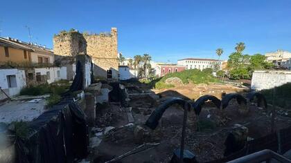 Inmediaciones del convento de Mérida con los retos de la casa romana