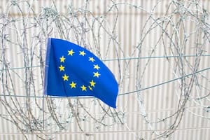 Inmigración: cómo en 10 años en Europa se pasó de la política de acogida de Merkel a hablarse de una "invasión"