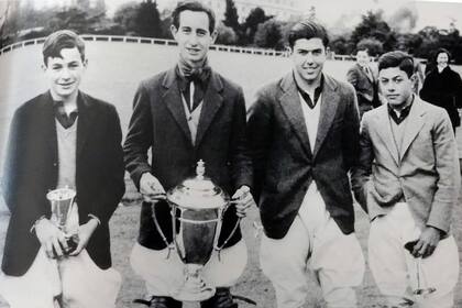 Inolvidable: Champagnat, en la Santa Paula 1954, con Alberto y Horacio Heguy, y Franky y Gastón Dorignac (Gentileza "Pasión y Gloria, un siglo de polo argentino"