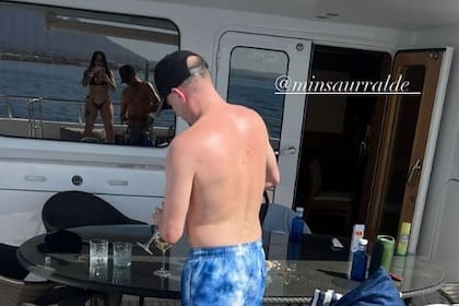Insaurralde en un yate por Marbella cuando era jefe de Gabinete de Kicillof