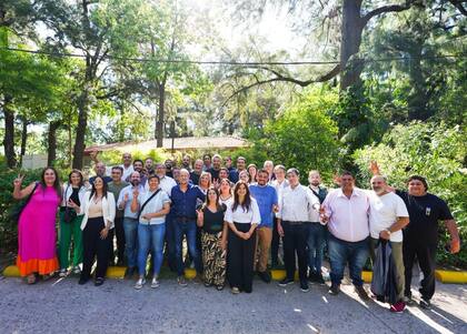 Insaurralde recibió en Lomas de Zamora, a fines de 2022, al Movimiento Evita, representado por dirigentes como El Chino Navarro y Juan Manuel Abal Medina