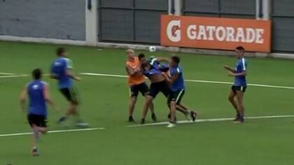 Insaurralde y Silva, a las piñas en el entrenamiento