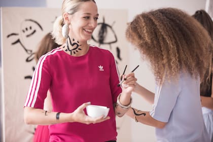 Instagram: @camgadola