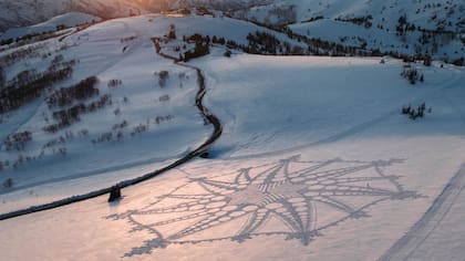 Instagram / Simon Beck