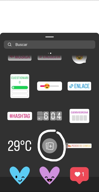 Instagram tiene la herramienta "Foto sobre foto" que permite agregar fotos a las historias
