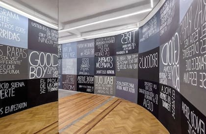 Instalación de Mariela Scafati comprada por Jorge Pérez a Isla Flotante