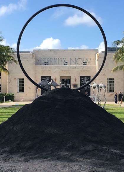 Instalación de Matías Duville en el espacio público de Art Basel