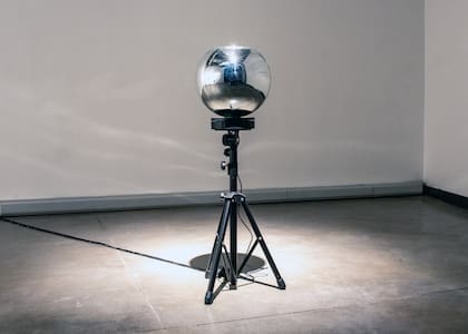 Instalación de Natalia Forcada, en Fundación Andreani