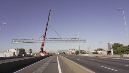 Instalación de peajes sin barreras en las autopistas Perito Moreno y 25 de Mayo