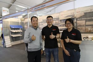 Las empresas chinas desembarcaron con todo en Expoagro para vender repuestos y maquinaria