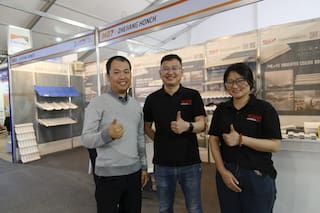 Las empresas chinas desembarcaron con todo en Expoagro para vender repuestos y maquinaria