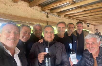 Integrantes de la Selección campeona del 86 durante la presentación de los vinos Héroes Blend y La Final Malbec