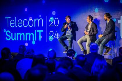 Inteligencia Artificial, Conectividad, Ciberseguridad y Cloud Computing fueron los ejes de los paneles del Telecom SummIT 2024.