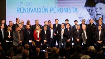 Intendentes y gobernadores ocuparon el estrado en el hotel NH