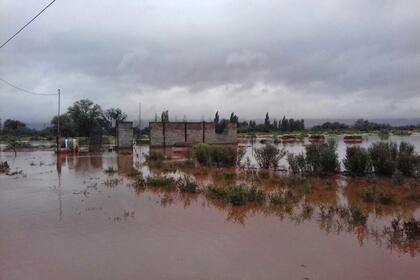 Muchos barrios están inundados y ha gran cantidad de evacuados
