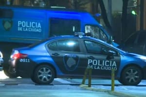 Intenso operativo en la madrugada, con rehenes en un patrullero