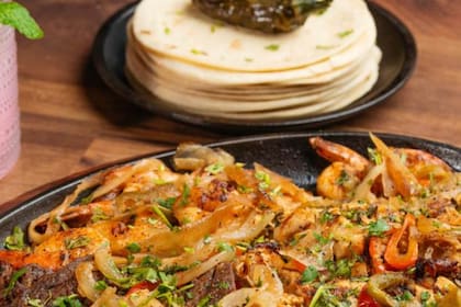 Intentos de modernizar el menú con platos como poblano chimichurri y steak flambé no convencieron a los clientes