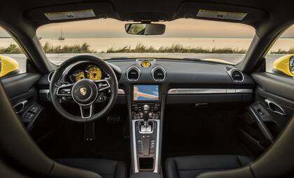 Interior con estilo deportivo