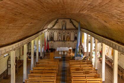 Interior de la iglesia Natividad de María de Ichuaic.
