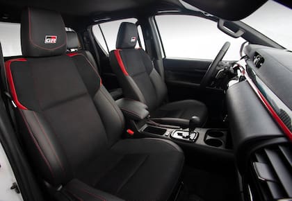 Interior de la nueva pick up Toyota Hilux GR-Sport