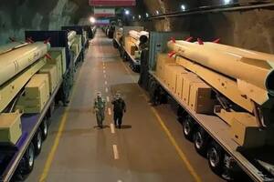 Interior de una de las "ciudades de misiles" donde se almacenan una gran cantidad de misiles balísticos Kheibar Shekan.