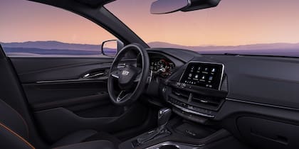 Interior del Cadillac CT4 2026 (cadillac.com)