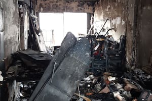 Interior del departamento que se incendió hoy en el barrio de Recoleta