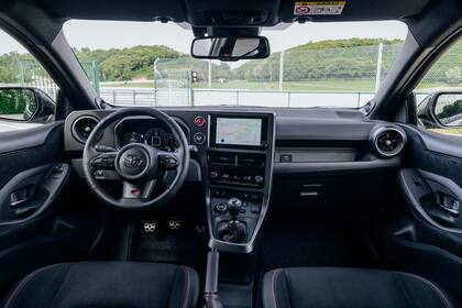 Interior del Toyota GR Yaris