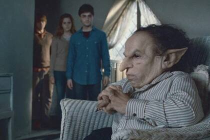 Interpretó a uno de los cajeros de Gringotts en La piedra filosofal